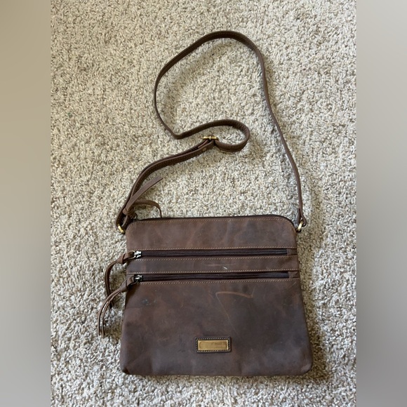Valenchi Genuine Leather Crossbody, Handbag. - Picture 1 of 6